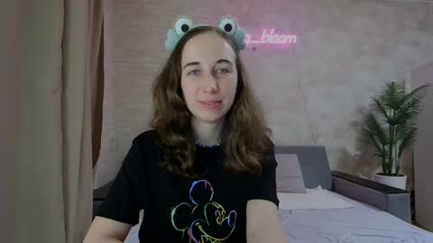 Snapshot of anikabloom chatting on 02.10.25 anikabloom online show from 02.10.25