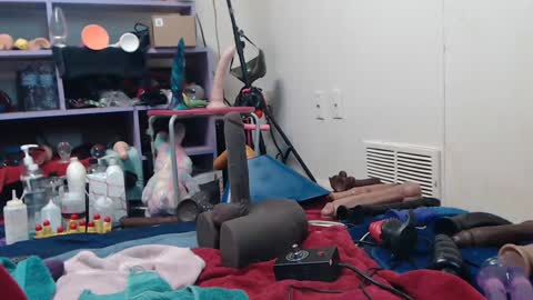 Snapshot of animergamergirl chatting on 11.05.25 Twitter at animegamergrl. No vids for sale on Chaturbate. online show from 11.05.25