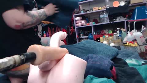 Snapshot of animergamergirl chatting on 12.16.25 Twitter at animegamergrl. No vids for sale on Chaturbate. online show from 12.16.25