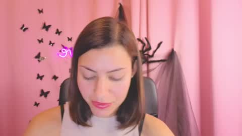 Anni online show from 10.26.25