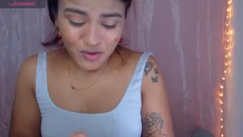 Snapshot of anita23_ chatting on 06.11.26 ANITTA online show from 06.11.26