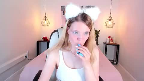 Snapshot of anita_marcelle chatting on 07.15.26 Anita online show from 07.15.26