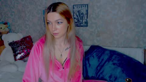 Snapshot of anita_moon_ chatting on 12.26.24 anita_moon_ online show from 12.26.24