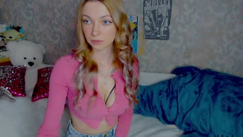 Snapshot of anita_moon_ chatting on 01.05.25 anita_moon_ online show from 01.05.25
