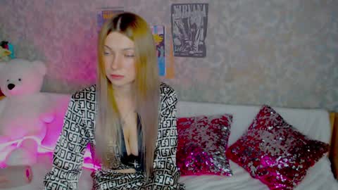 Snapshot of anita_moon_ chatting on 01.07.25 anita_moon_ online show from 01.07.25