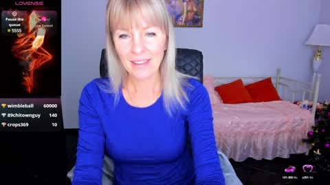 Snapshot of anita_tayson chatting on 12.20.24 Anita online show from 12.20.24