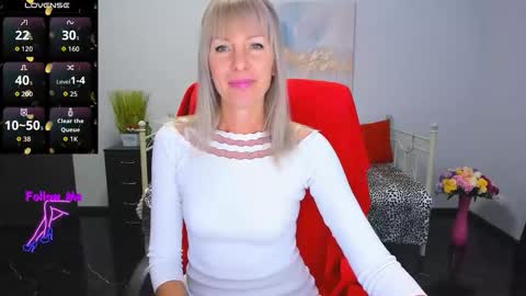 Snapshot of anita_tayson chatting on 10.09.25 Anita online show from 10.09.25