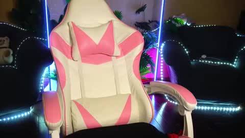 anita_von online show from 10.21.25