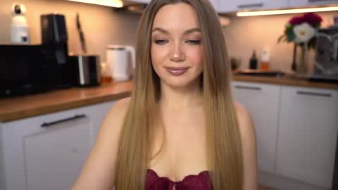 Im Anita thumb up me please its important online show from 04.17.26