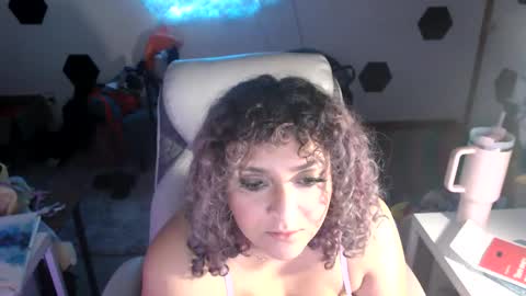 Snapshot of anitaxvalentina chatting on 04.18.26 Anita Valentina online show from 04.18.26