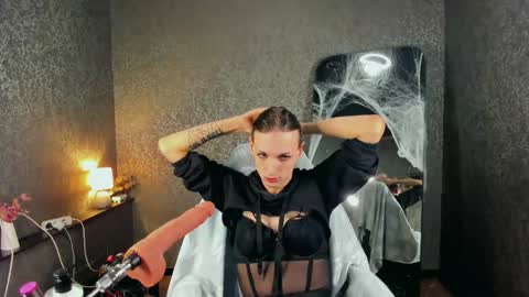 Snapshot of anjella_botton chatting on 05.27.26 Angel online show from 05.27.26