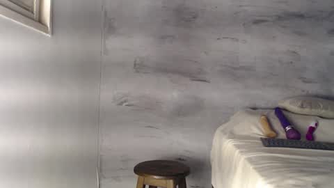 Hello My name is NaiaraPv is OPEN online show from 03.11.25