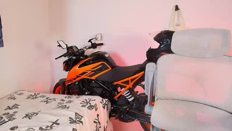 Snapshot of anky_xx chatting on 12.02.25 Anky online show from 12.02.25