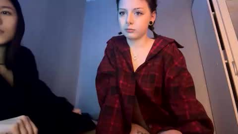 Snapshot of anmixhot chatting on 11.14.25 AnmiXHot online show from 11.14.25