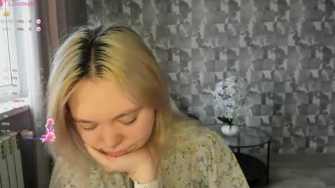 Snapshot of anna_aaaa chatting on 04.23.26 Anna online show from 04.23.26