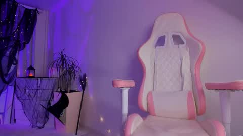 anna_lure online show from 10.27.25