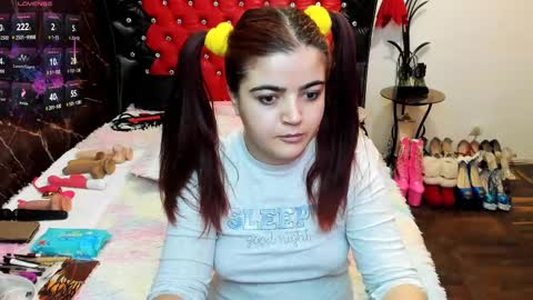Snapshot of anna_lwice chatting on 02.14.25 Ana   online show from 02.14.25