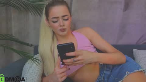 Snapshot of anna_nickol chatting on 11.06.25 Anna online show from 11.06.25