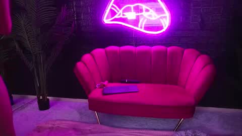 Anna online show from 09.15.25