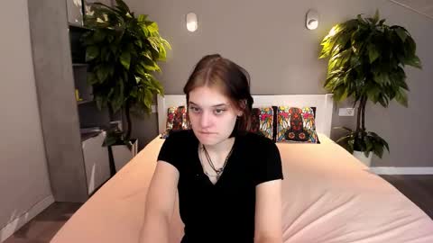Snapshot of annacandie chatting on 09.14.25 Anna online show from 09.14.25