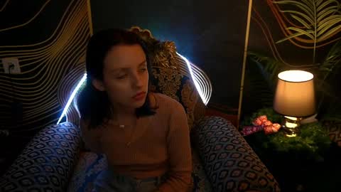 Snapshot of annaelys chatting on 12.29.24 Anna online show from 12.29.24