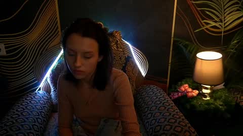 Snapshot of annaelys chatting on 12.29.24 Anna online show from 12.29.24