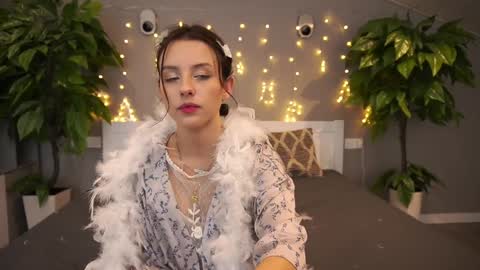 Snapshot of annaelys chatting on 01.05.25 Anna online show from 01.05.25