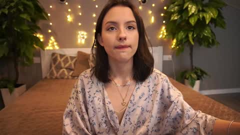 Snapshot of annaelys chatting on 01.07.25 Anna online show from 01.07.25