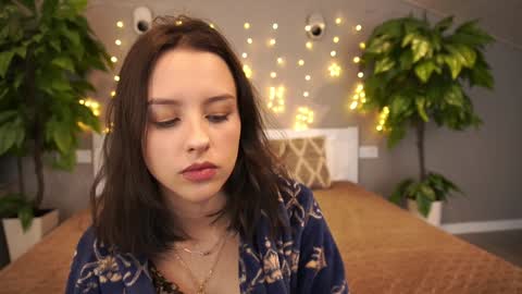 Snapshot of annaelys chatting on 01.10.25 Anna online show from 01.10.25