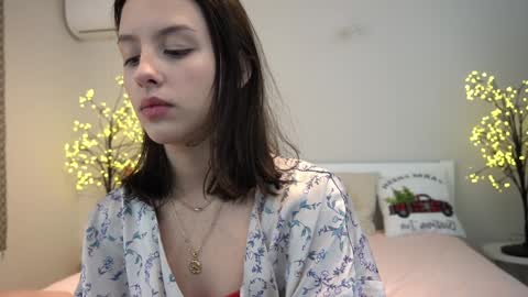 Snapshot of annaelys chatting on 01.22.25 Anna online show from 01.22.25