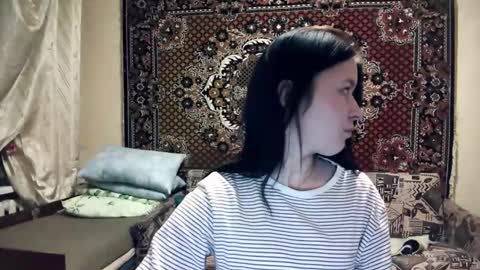 Snapshot of annafols chatting on 12.20.25 Anna online show from 12.20.25