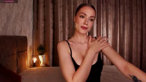 Snapshot of annakarenina__ chatting on 09.27.25 Goddess Anna online show from 09.27.25