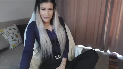 Anna online show from 04.24.26