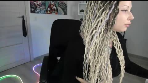 Anna online show from 04.26.26