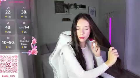 Snapshot of annaoddy chatting on 07.17.26 Anna online show from 07.17.26