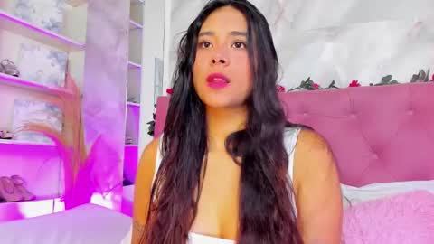 Snapshot of annaqueen_ chatting on 11.12.25 Anna online show from 11.12.25