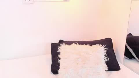 Anna Rosse online show from 04.25.26
