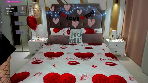 Anna online show from 02.15.25