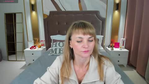 Anna online show from 04.13.26