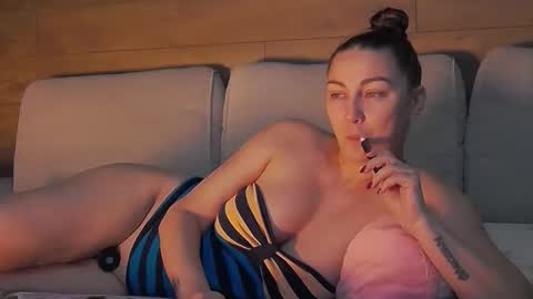 annasplash online show from 10.07.25