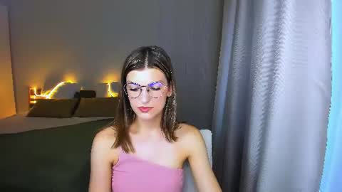 Snapshot of annathorne chatting on 06.12.26 Im Anna online show from 06.12.26