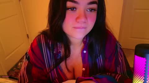 Snapshot of annatigarr chatting on 01.05.25 meow online show from 01.05.25