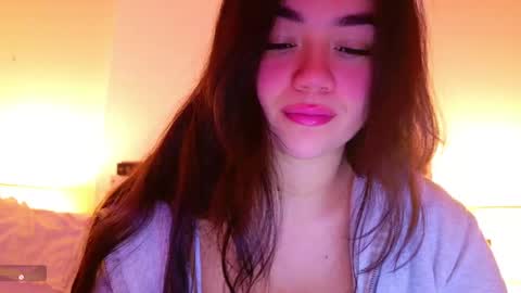 Snapshot of annatigarr chatting on 01.06.25 meow online show from 01.06.25