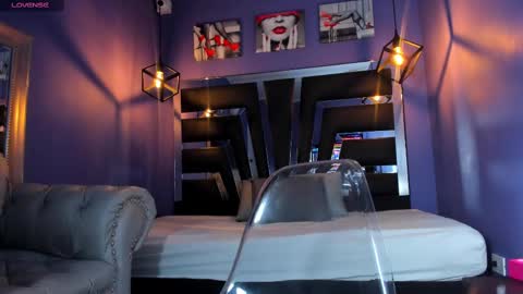 Anne online show from 11.11.25