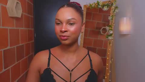 Snapshot of anne_rachel chatting on 01.14.25 anne_rachel online show from 01.14.25