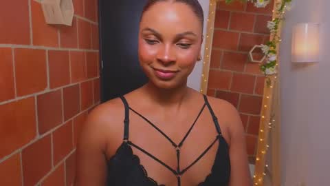 Snapshot of anne_rachel chatting on 01.15.25 anne_rachel online show from 01.15.25