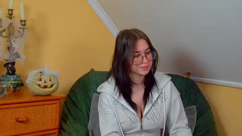 Anne online show from 10.31.25