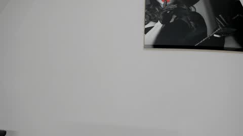 Snapshot of annemonalo chatting on 12.20.24 annemona online show from 12.20.24