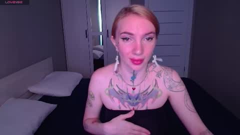 Snapshot of annetenet chatting on 06.13.26 Annet online show from 06.13.26