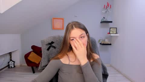 annewilsonn online show from 04.06.26